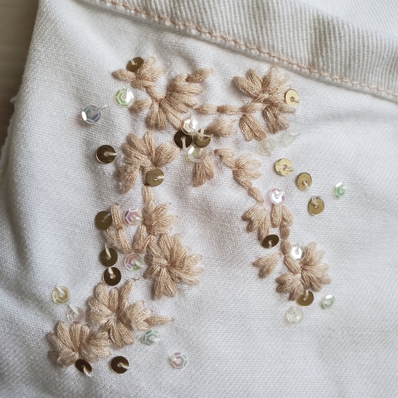 Limited Too White Denim Embroidered Cuffed Capri Pants - Picture 8 of 16